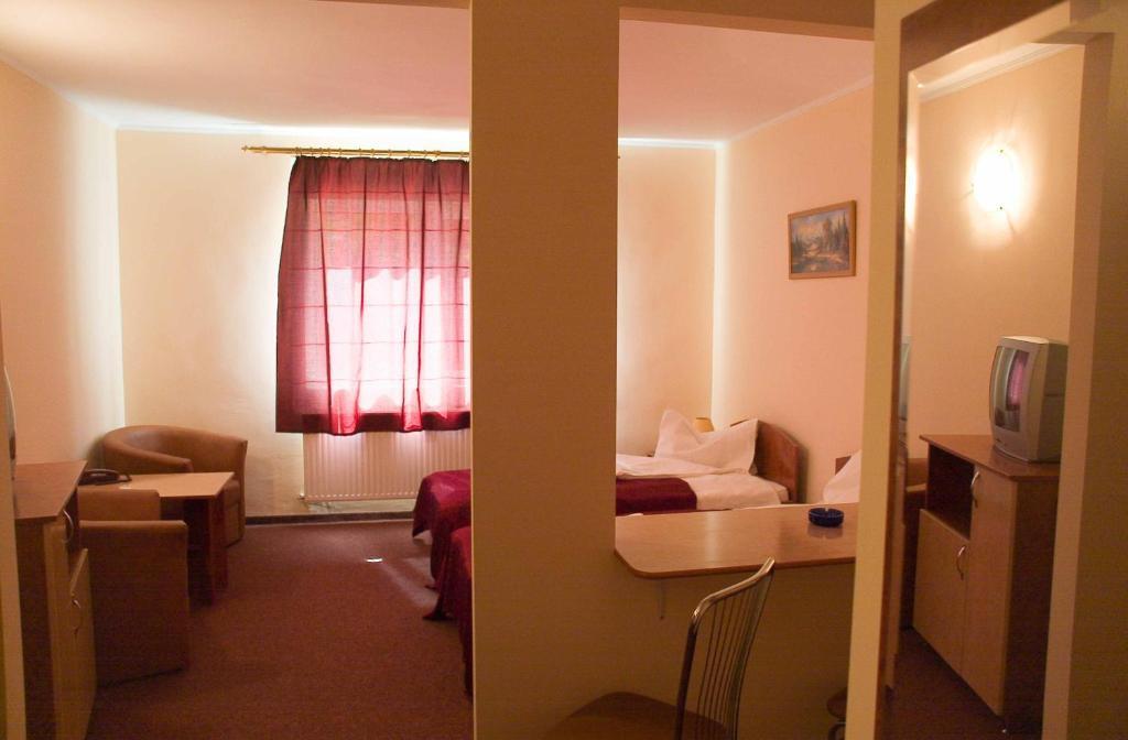 Hotel Cardinal Сату Маре Стая снимка