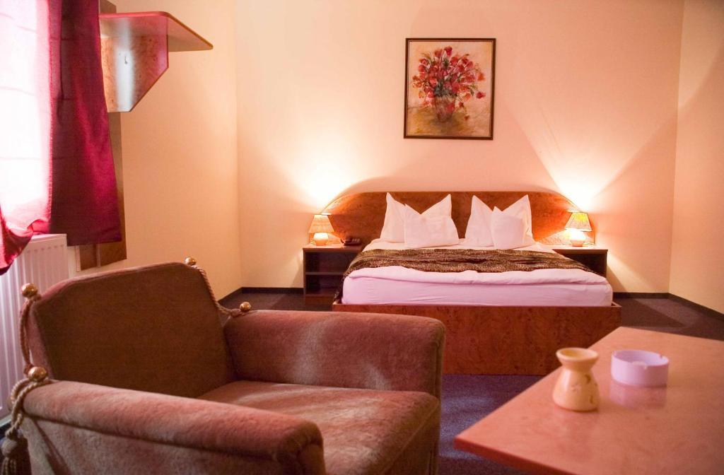 Hotel Cardinal Сату Маре Стая снимка