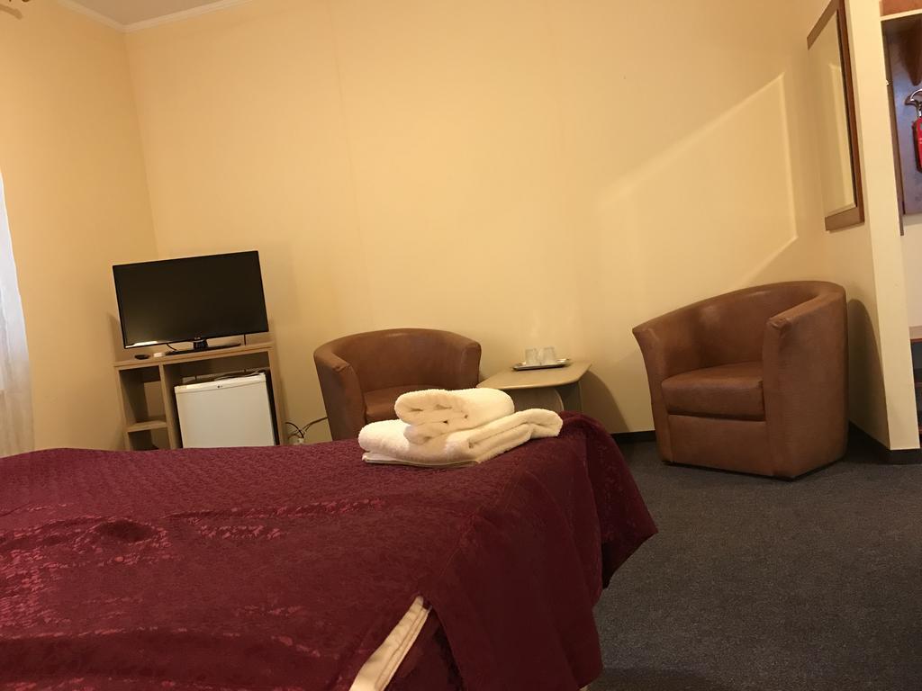 Hotel Cardinal Сату Маре Екстериор снимка