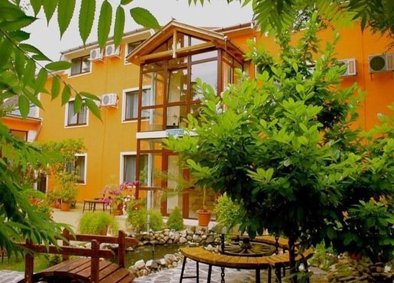 Hotel Cardinal Сату Маре Екстериор снимка