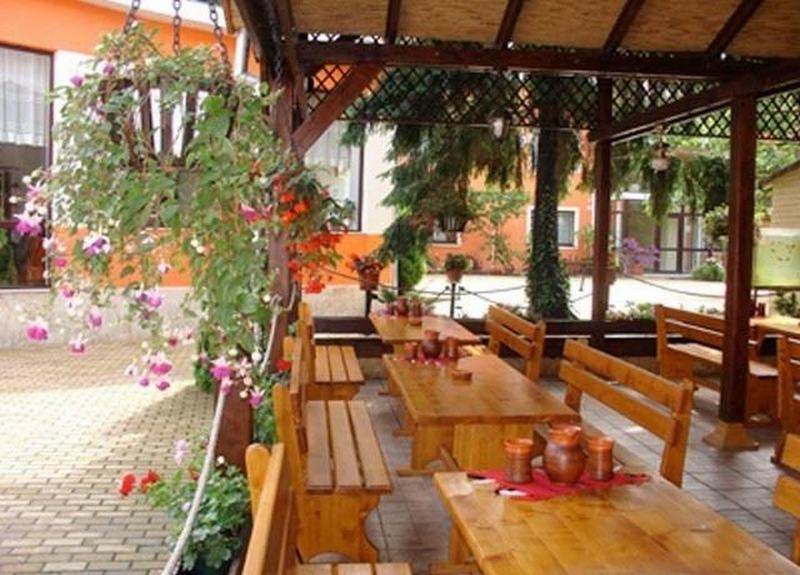 Hotel Cardinal Сату Маре Екстериор снимка