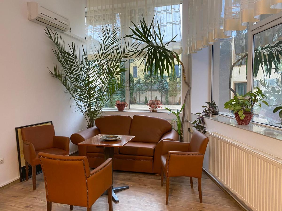Hotel Cardinal Сату Маре Екстериор снимка